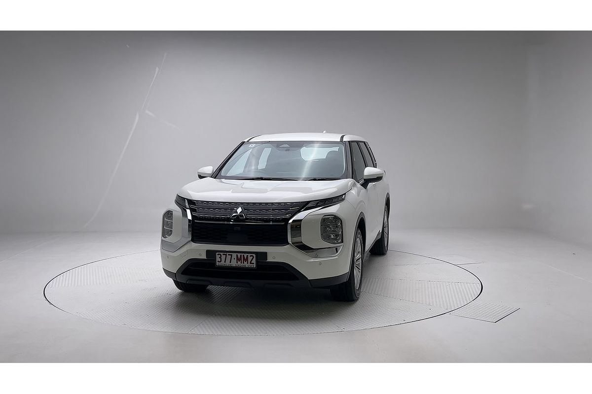 2023 Mitsubishi Outlander ES ZM