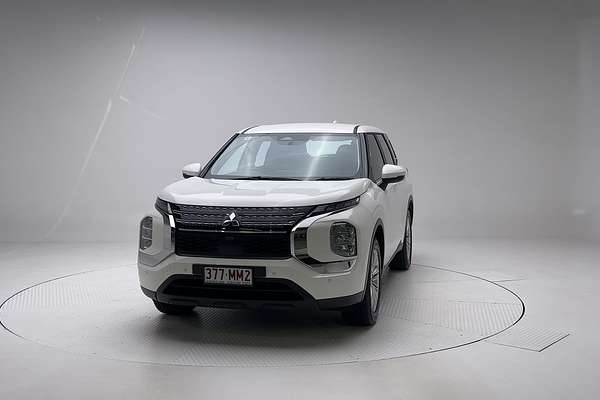 2023 Mitsubishi Outlander ES ZM