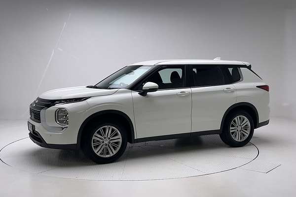 2023 Mitsubishi Outlander ES ZM
