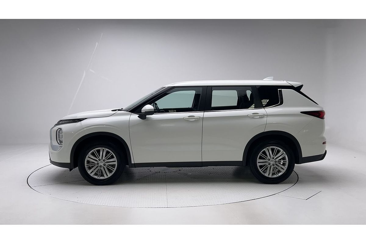 2023 Mitsubishi Outlander ES ZM