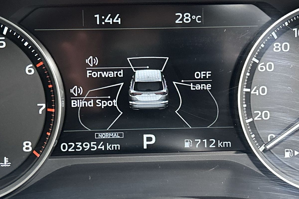 2023 Mitsubishi Outlander ES ZM