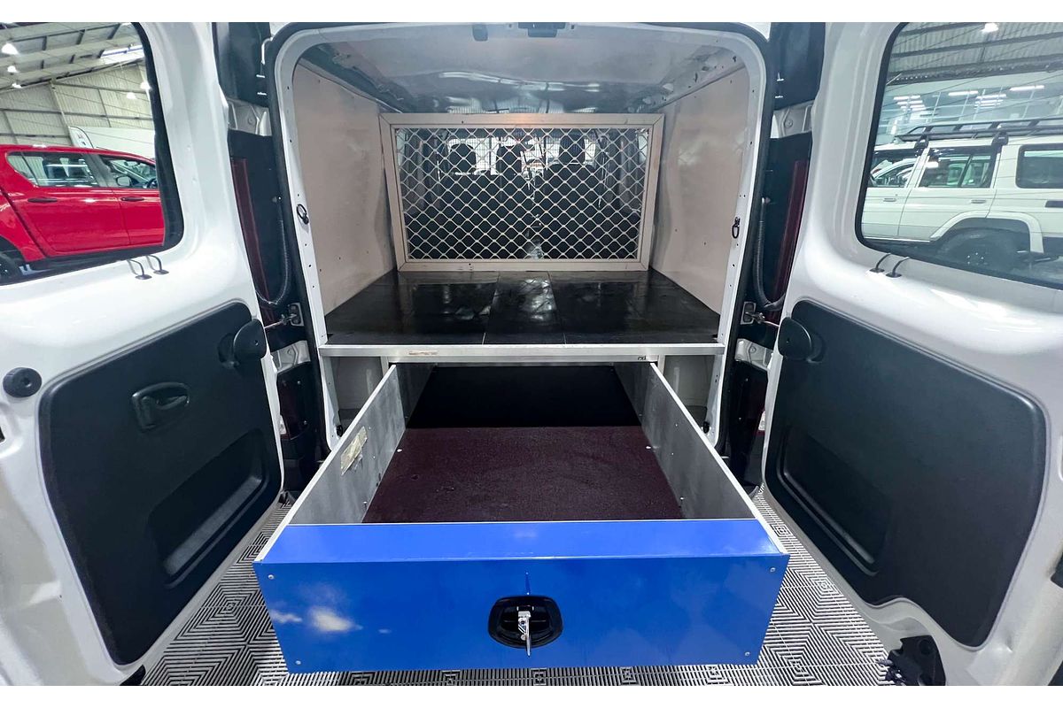 2020 Mitsubishi Express GLX SN LWB