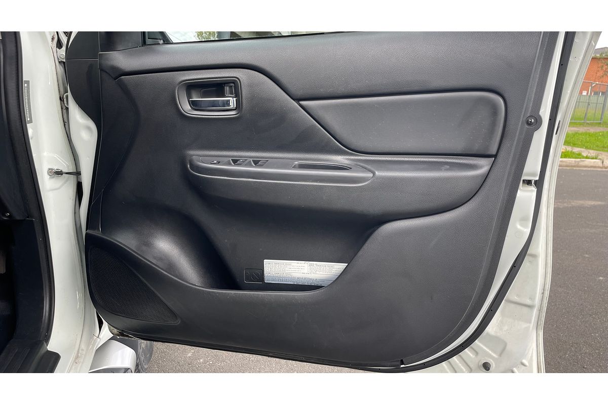 2019 Mitsubishi Triton GLX+ MR 4X4