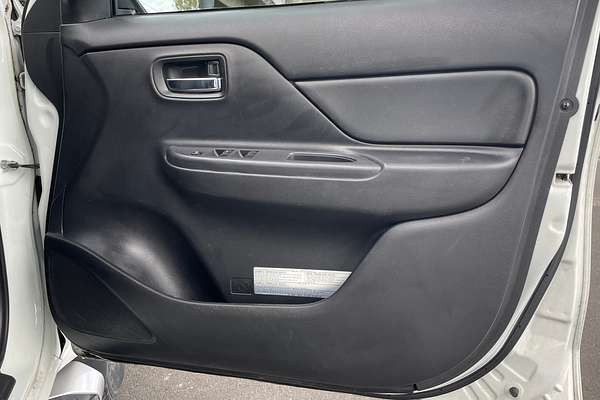 2019 Mitsubishi Triton GLX+ MR 4X4