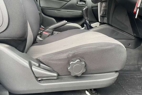 2019 Mitsubishi Triton GLX+ MR 4X4