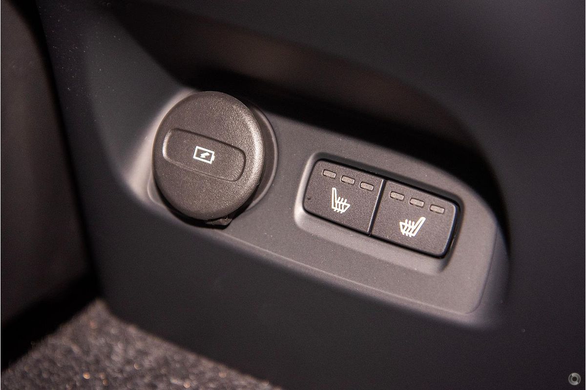 2024 Volvo XC40 Plus B4