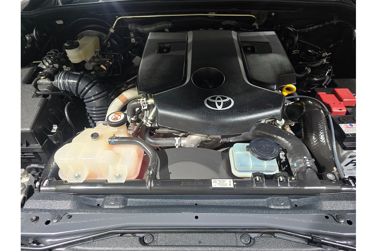 2024 Toyota Hilux SR5 GUN126R 4X4