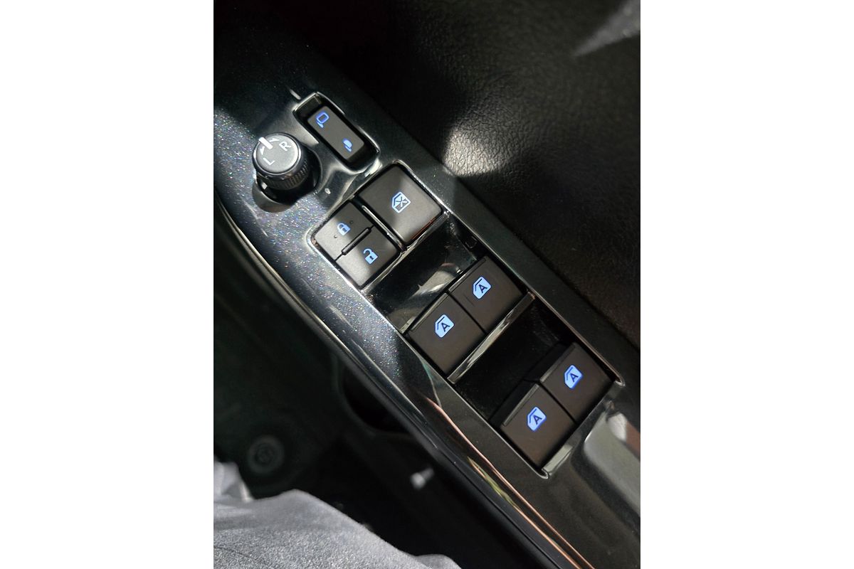 2024 Toyota Hilux SR5 GUN126R 4X4