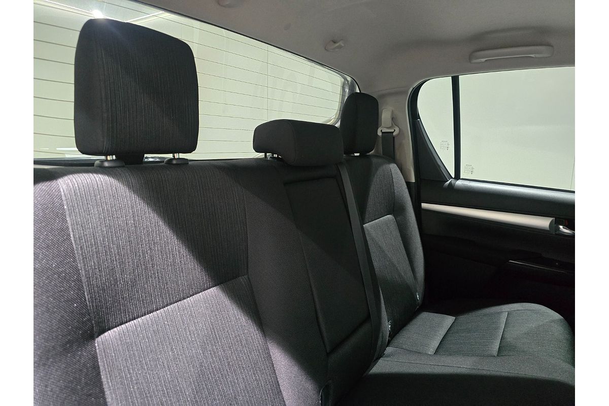 2024 Toyota Hilux SR5 GUN126R 4X4