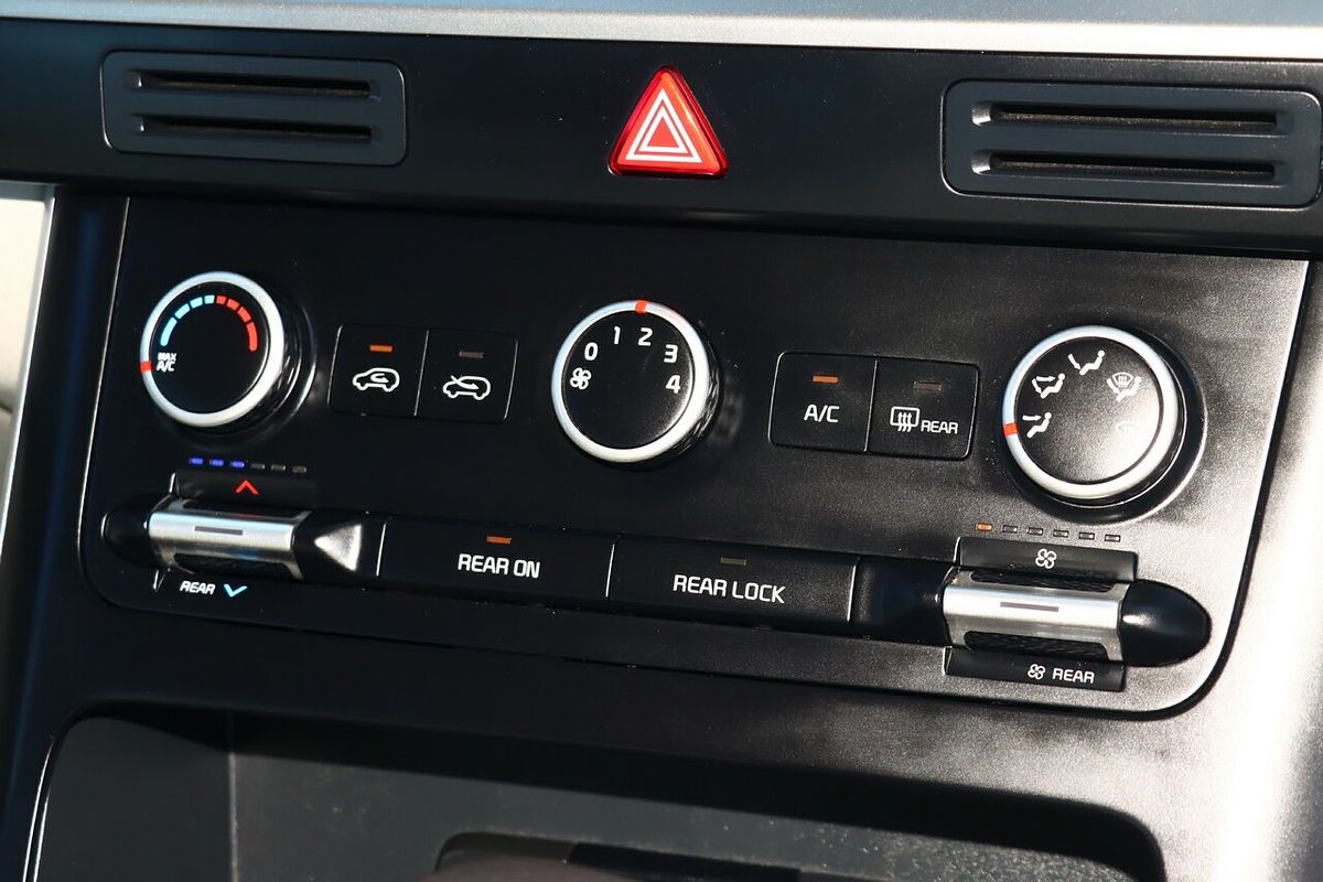 2023 Kia Carnival S KA4