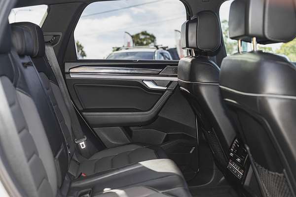 2020 Volkswagen Touareg 210TDI R-Line CR