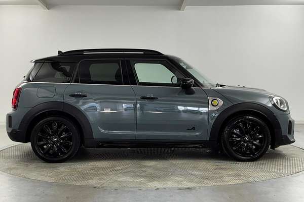 2023 MINI Countryman Cooper SE MINI Yours F60 LCI