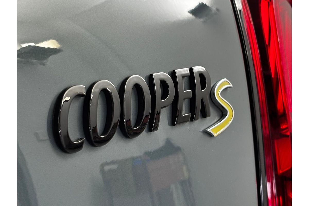 2023 MINI Countryman Cooper SE MINI Yours F60 LCI