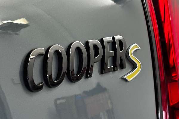 2023 MINI Countryman Cooper SE MINI Yours F60 LCI