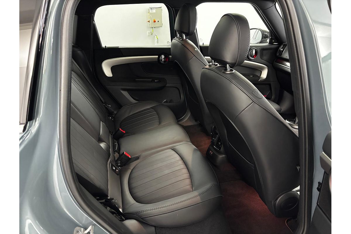2023 MINI Countryman Cooper SE MINI Yours F60 LCI