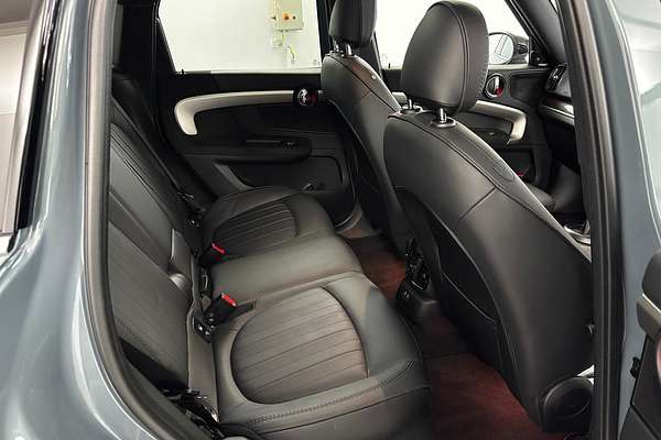 2023 MINI Countryman Cooper SE MINI Yours F60 LCI