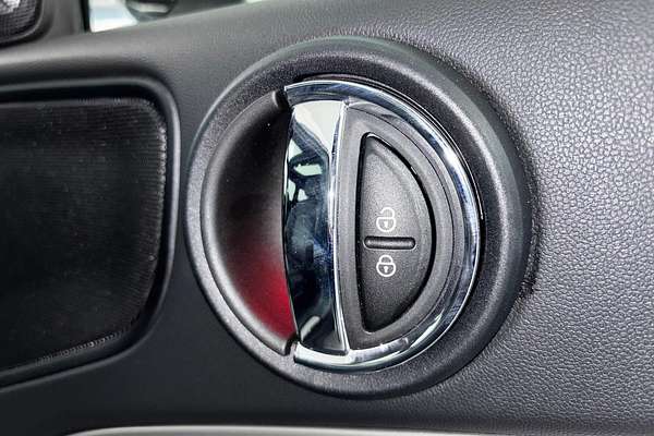 2023 MINI Countryman Cooper SE MINI Yours F60 LCI