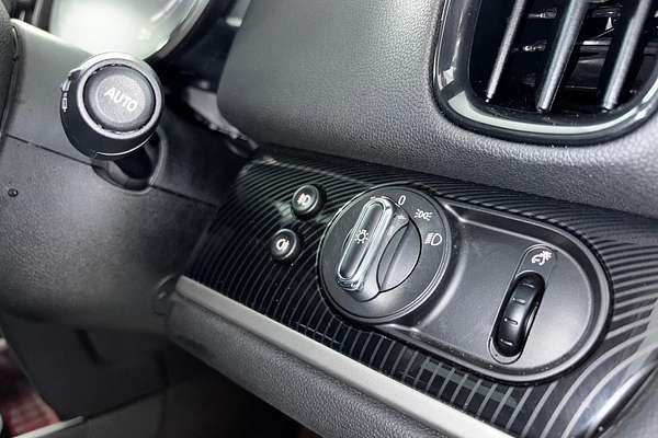 2023 MINI Countryman Cooper SE MINI Yours F60 LCI