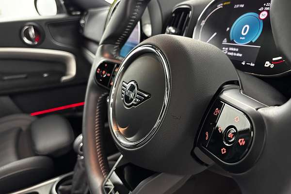 2023 MINI Countryman Cooper SE MINI Yours F60 LCI