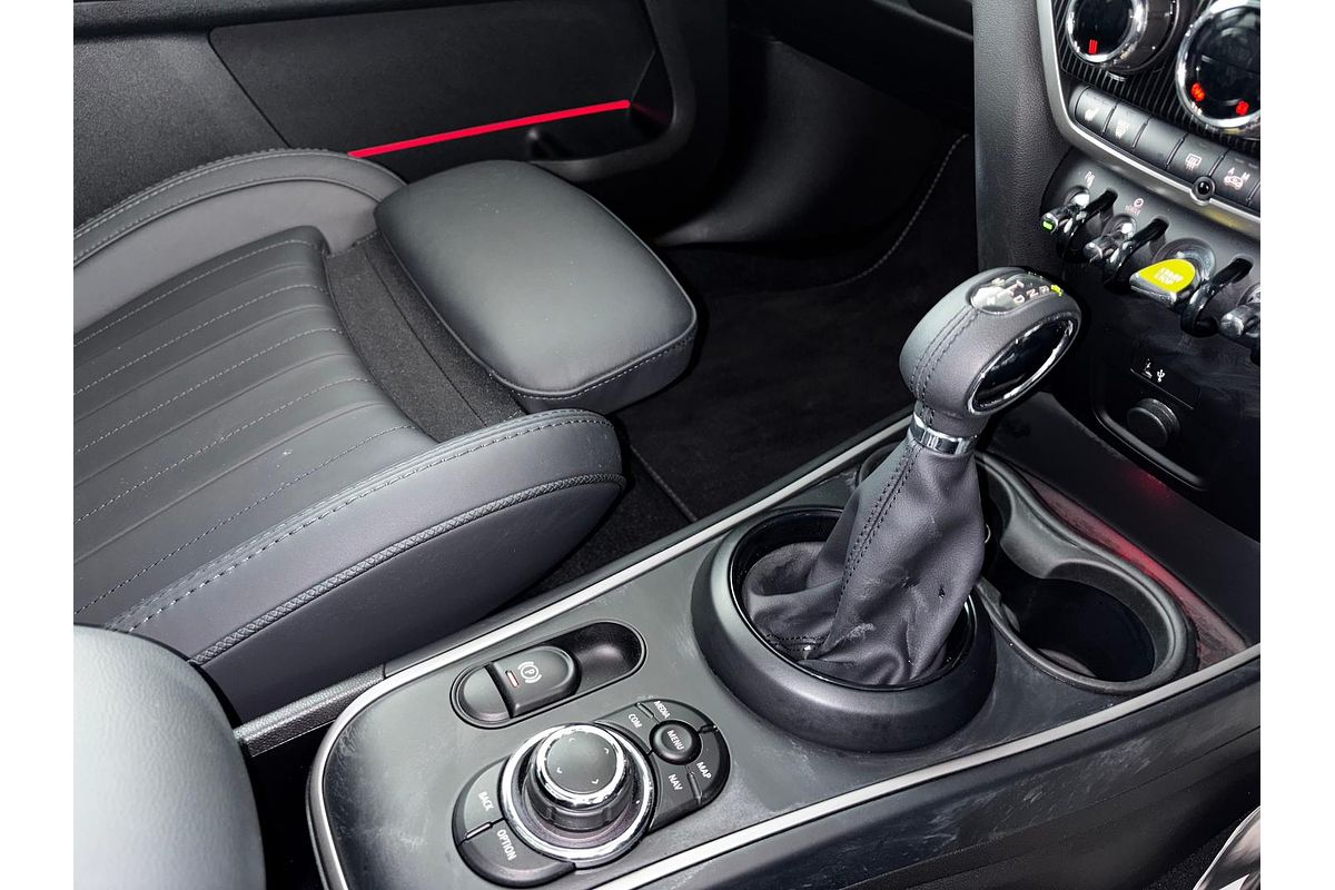 2023 MINI Countryman Cooper SE MINI Yours F60 LCI