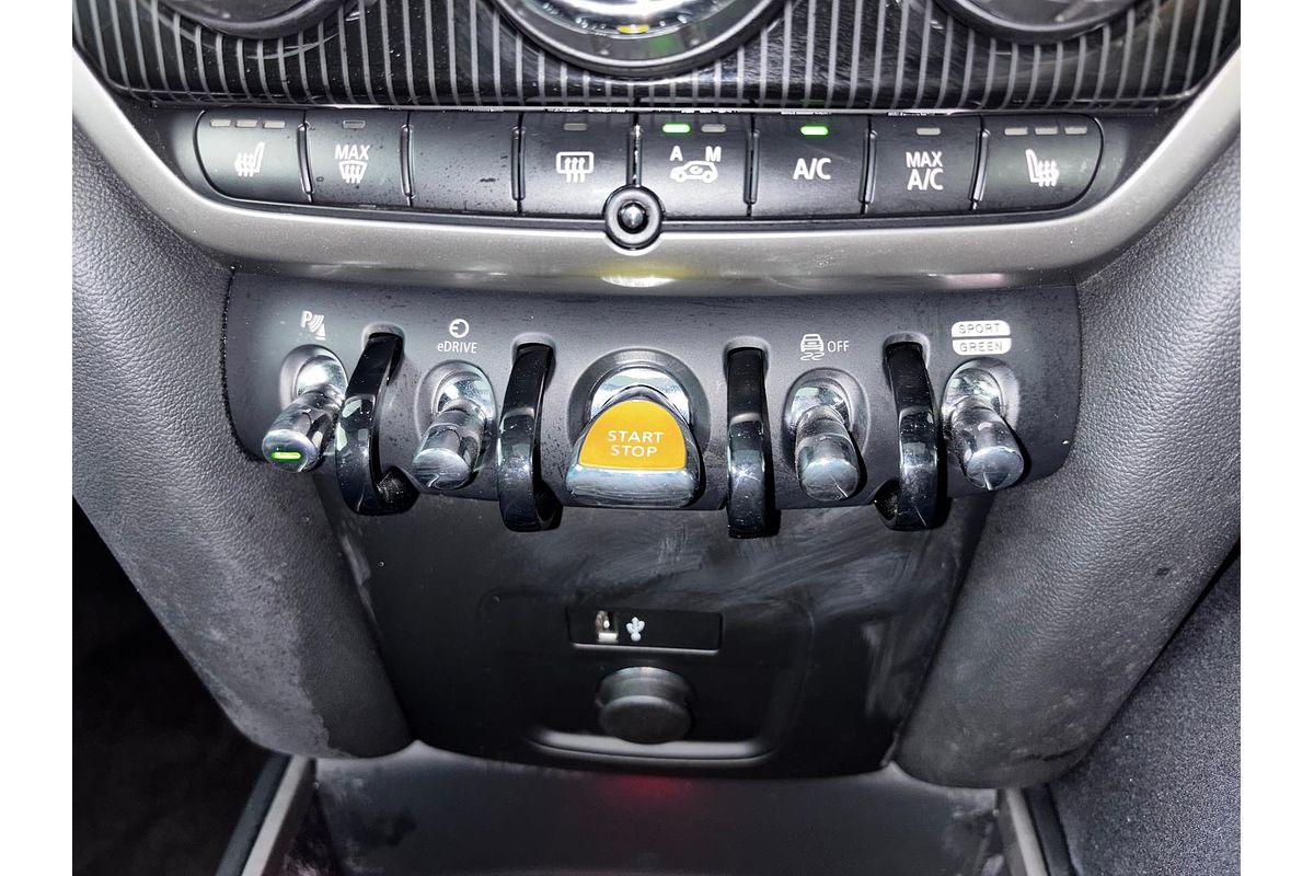 2023 MINI Countryman Cooper SE MINI Yours F60 LCI