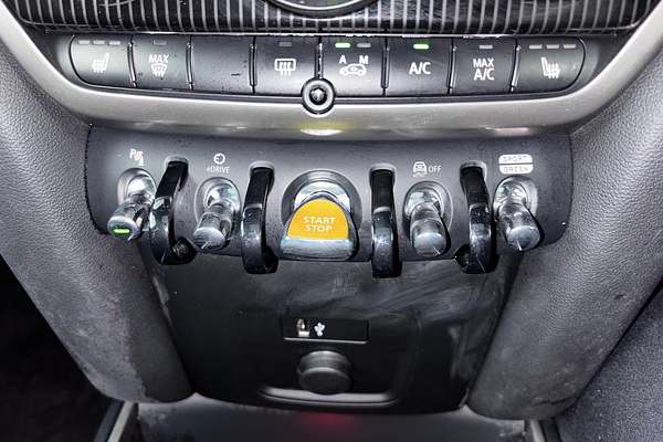 2023 MINI Countryman Cooper SE MINI Yours F60 LCI