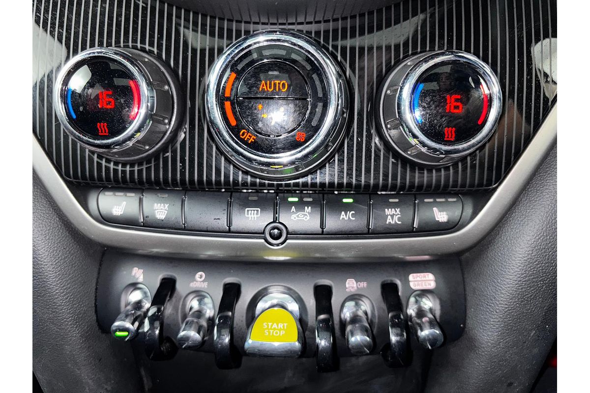 2023 MINI Countryman Cooper SE MINI Yours F60 LCI
