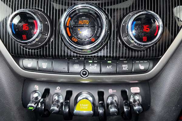 2023 MINI Countryman Cooper SE MINI Yours F60 LCI