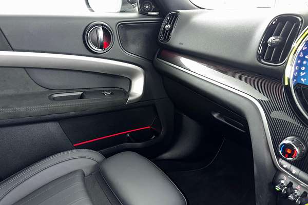 2023 MINI Countryman Cooper SE MINI Yours F60 LCI