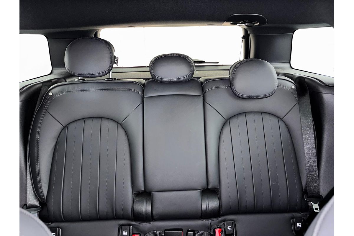 2023 MINI Countryman Cooper SE MINI Yours F60 LCI