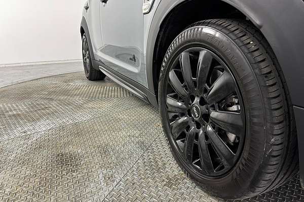 2023 MINI Countryman Cooper SE MINI Yours F60 LCI