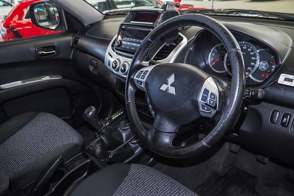 2014 Mitsubishi Triton GLX-R MN 4X4