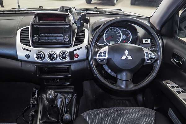 2014 Mitsubishi Triton GLX-R MN 4X4