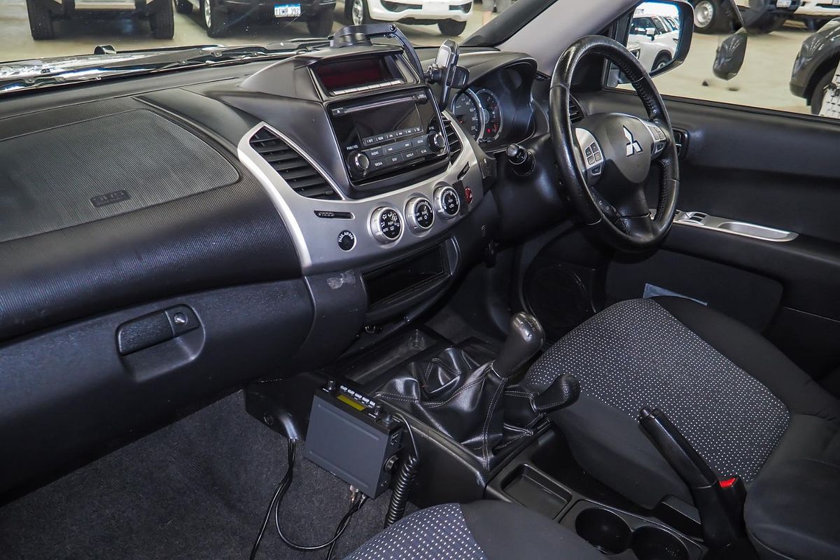2014 Mitsubishi Triton GLX-R MN 4X4