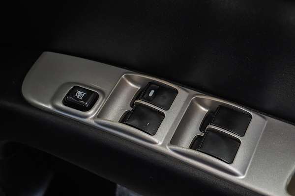 2014 Mitsubishi Triton GLX-R MN 4X4