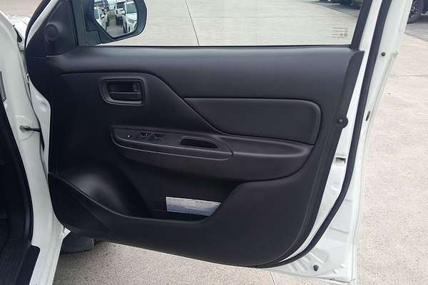 2019 Mitsubishi Triton GLX ADAS MR 4X4