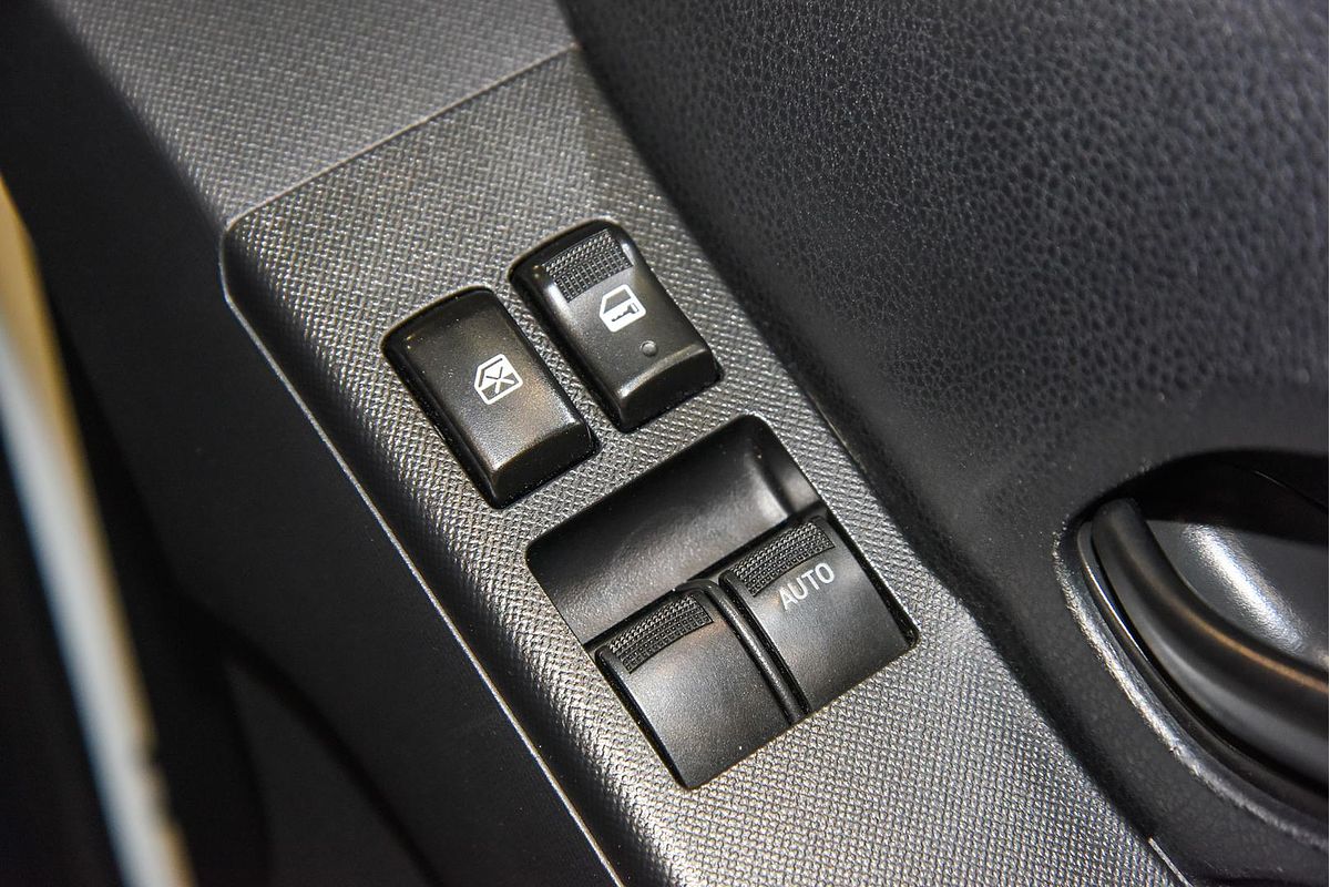 2016 Isuzu D-MAX SX High Ride Rear Wheel Drive