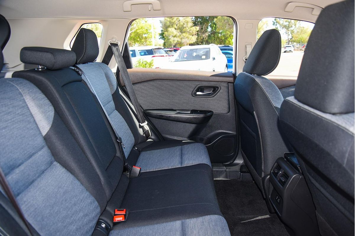 2023 Nissan X-TRAIL ST T33