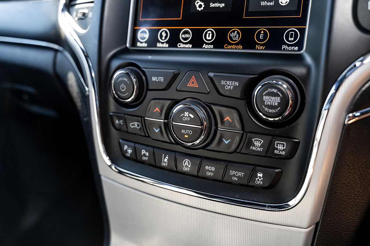 2018 Jeep Grand Cherokee 25th Anniversary WK