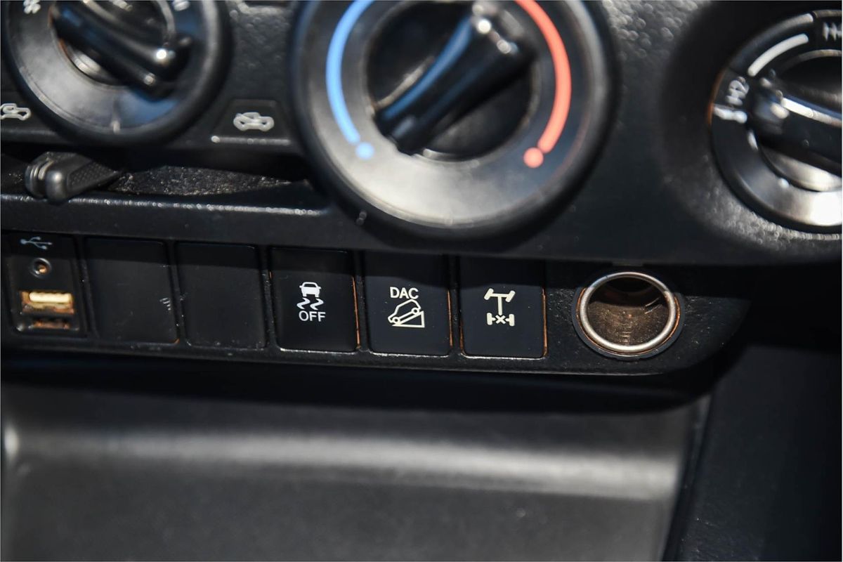 2019 Toyota Hilux SR GUN126R 4X4