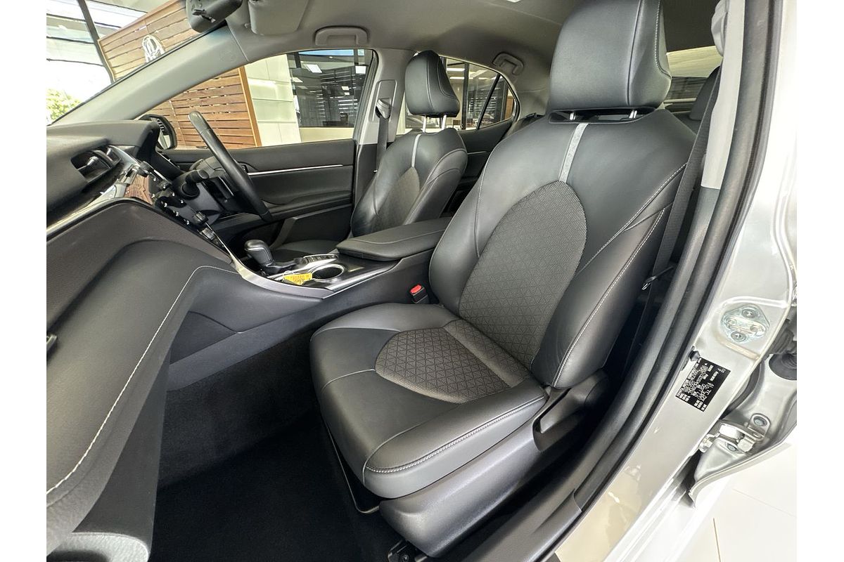 2019 Toyota Camry SX GSV70R