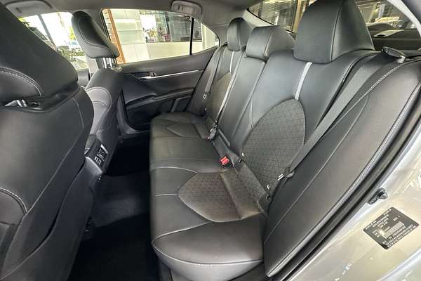 2019 Toyota Camry SX GSV70R