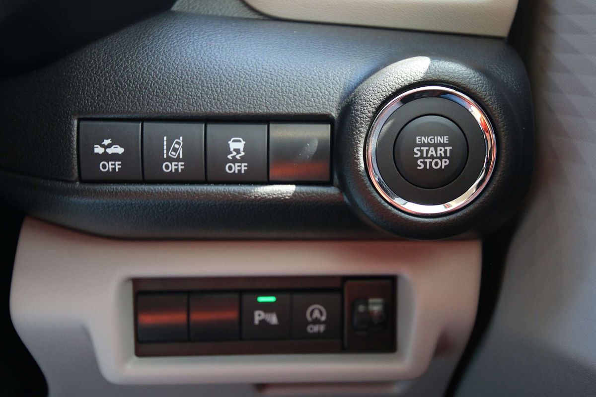2024 Suzuki Swift Hybrid Plus UZ