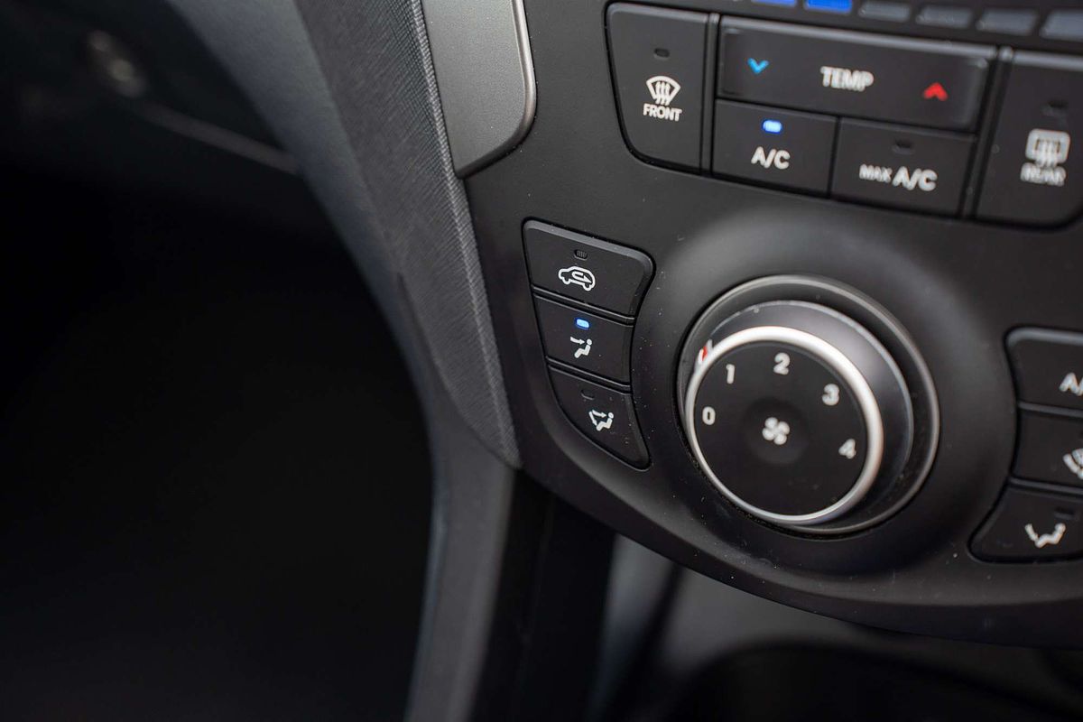 2017 Hyundai Santa Fe Active DM5 Series II