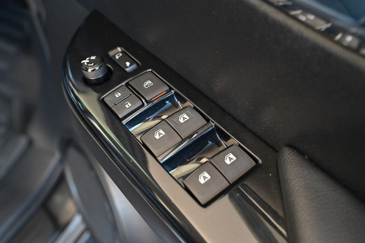 2022 Toyota Hilux SR5 GUN126R 4X4