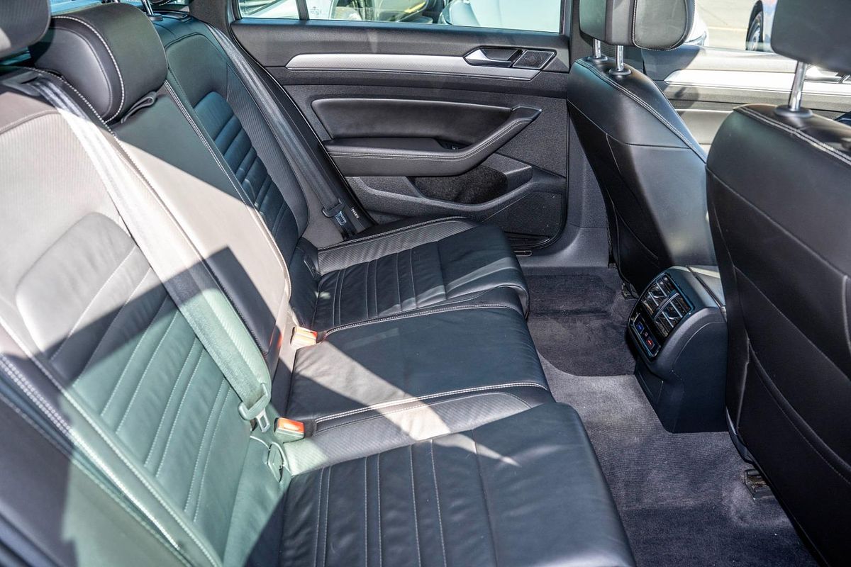 2018 Volkswagen Passat 206TSI R-Line B8