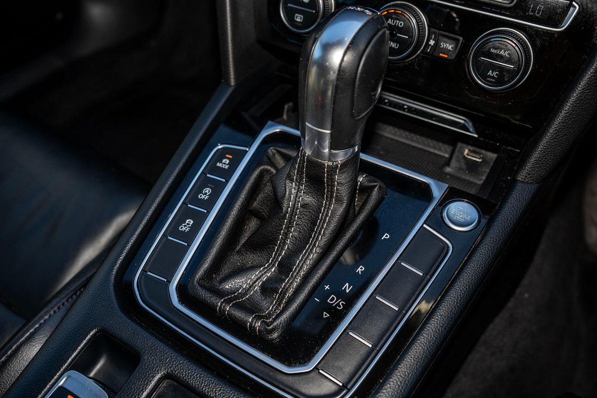 2018 Volkswagen Passat 206TSI R-Line B8