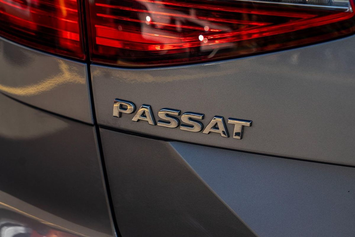 2018 Volkswagen Passat 206TSI R-Line B8