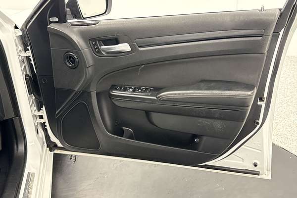 2020 Chrysler 300 SRT Core LX