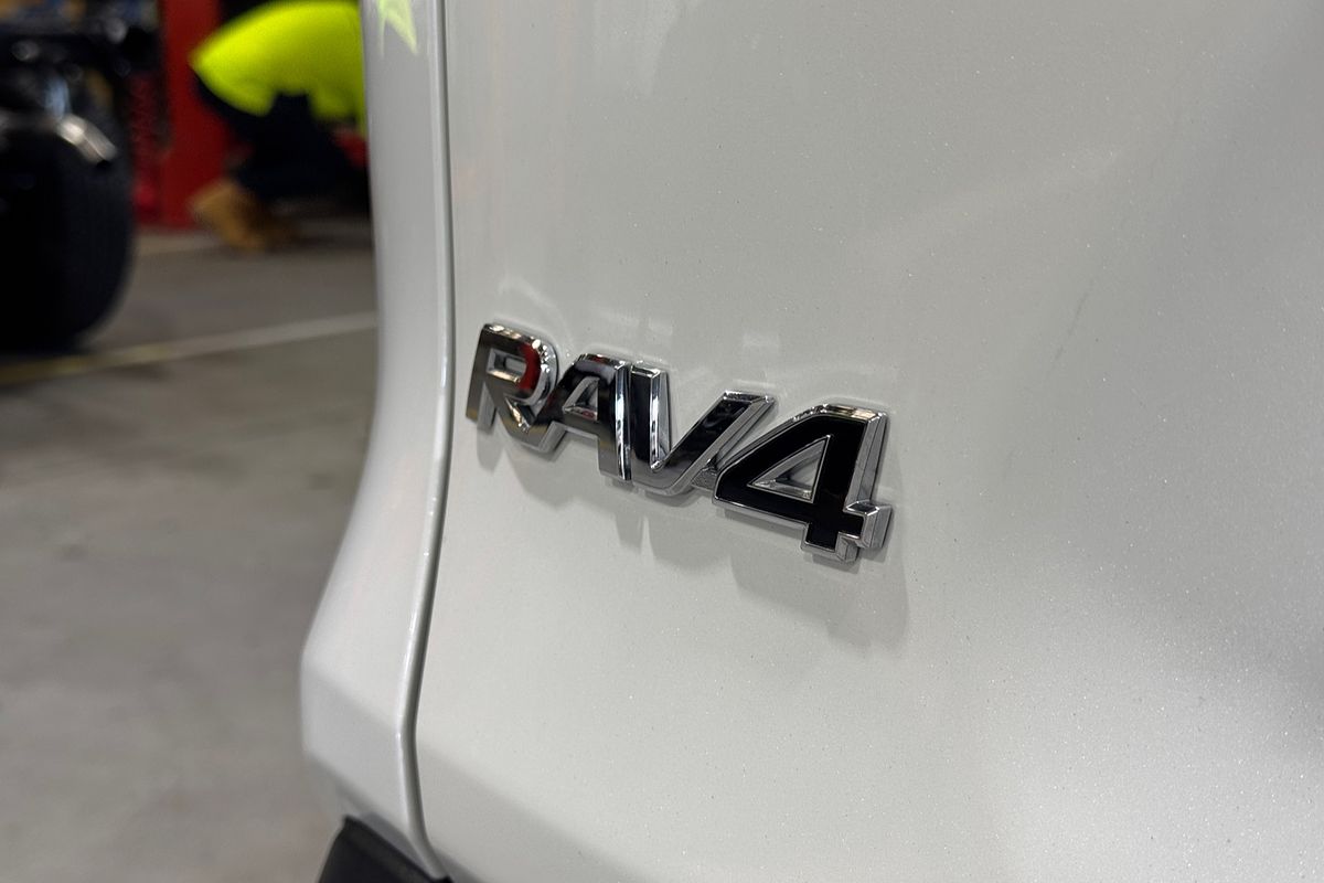 2022 Toyota RAV4 Cruiser AXAH52R